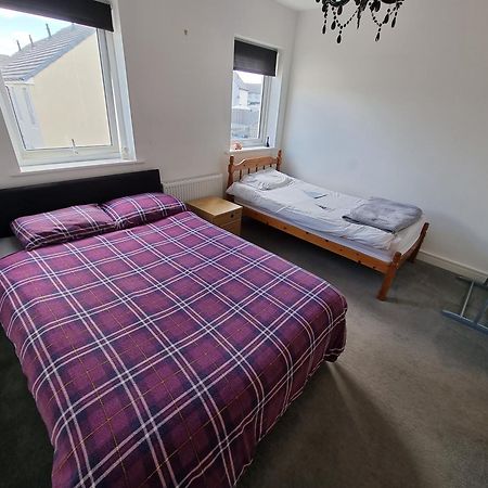 King En-Suite Close To The A30 Camborne Eksteriør billede
