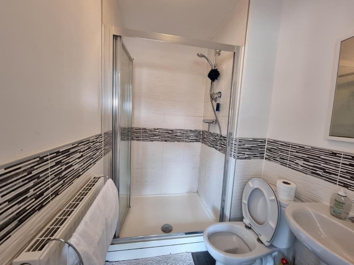 King En-Suite Close To The A30 Camborne Eksteriør billede