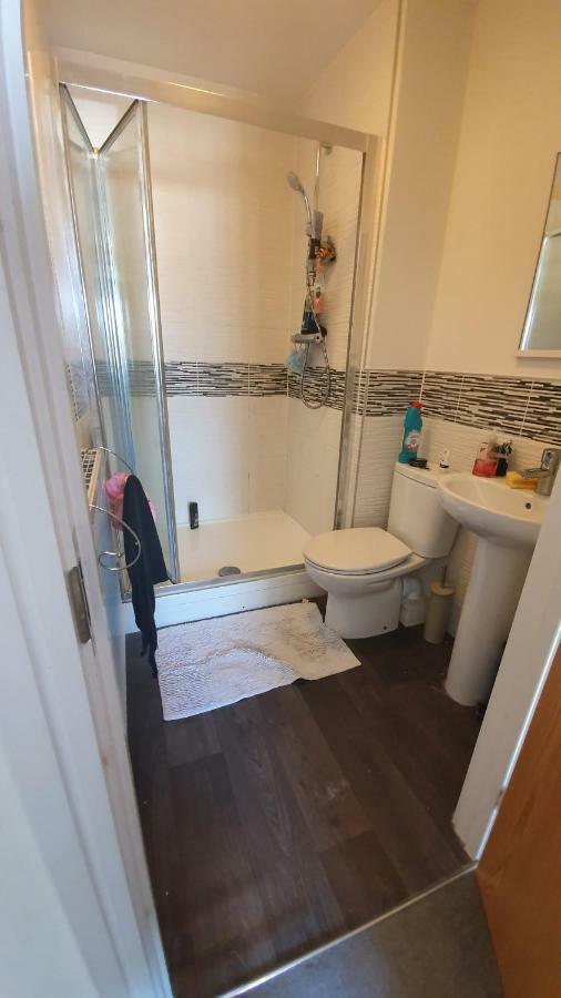 King En-Suite Close To The A30 Camborne Eksteriør billede